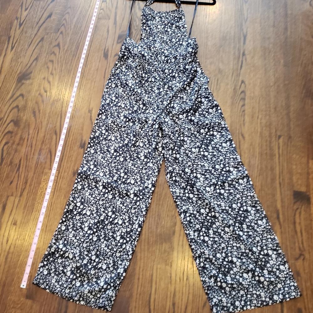 Loveriche white daisy and black overalls
